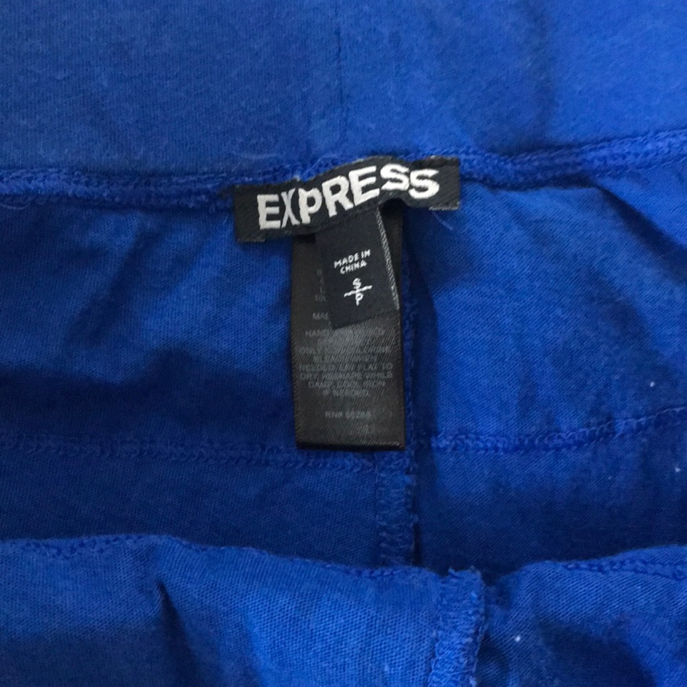 Express Shorts - Picture 2 of 5
